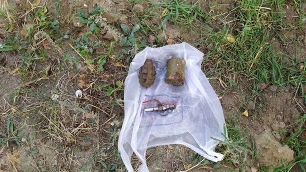 В бакинском поселке обнаружены две ручные гранаты - ФОТО