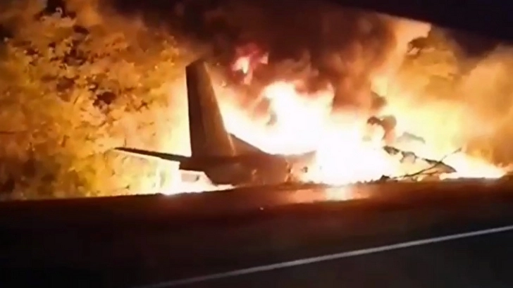 При крушении военного самолета под Харьковом погибли более 20 человек