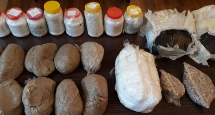 Пограничники Азербайджана пресекли контрабанду более 84 кг наркотиков на границе с Ираном
