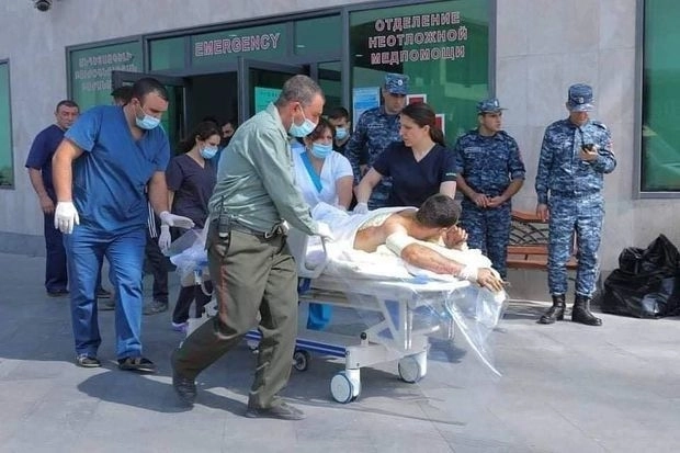 В больнице в Ханкенди нет свободных мест из-за большого числа раненых и погибших военных - ФОТО