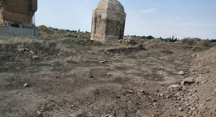 Армянский снаряд нанес серьезный ущерб мавзолею Шейха Бабы – ФОТО