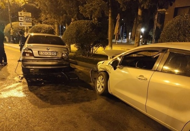 Цепная авария в Сумгайыте: столкнулись три автомобиля - ФОТО