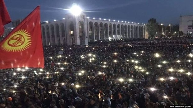 Президент Кыргызстана призвал политические силы к переговорам