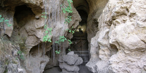 Армяне превратили Азыхскую пещеру в склад боеприпасов