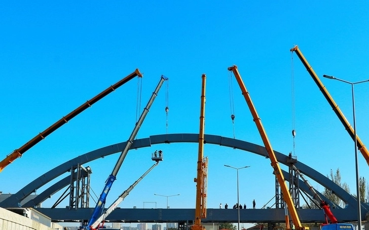Возведение нового моста вблизи Хырдаланского круга близится к завершению – ФОТО