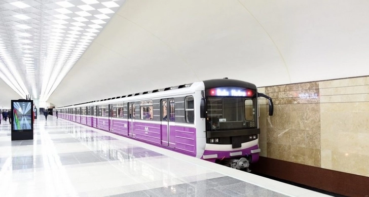 В Баку вновь закрывают метро из-за COVID-19