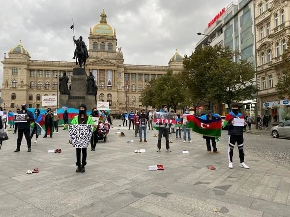 В Праге прошла акция против армянского террора и вандализма – ФОТО