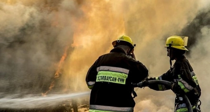В Хатаинском районе столицы произошел пожар