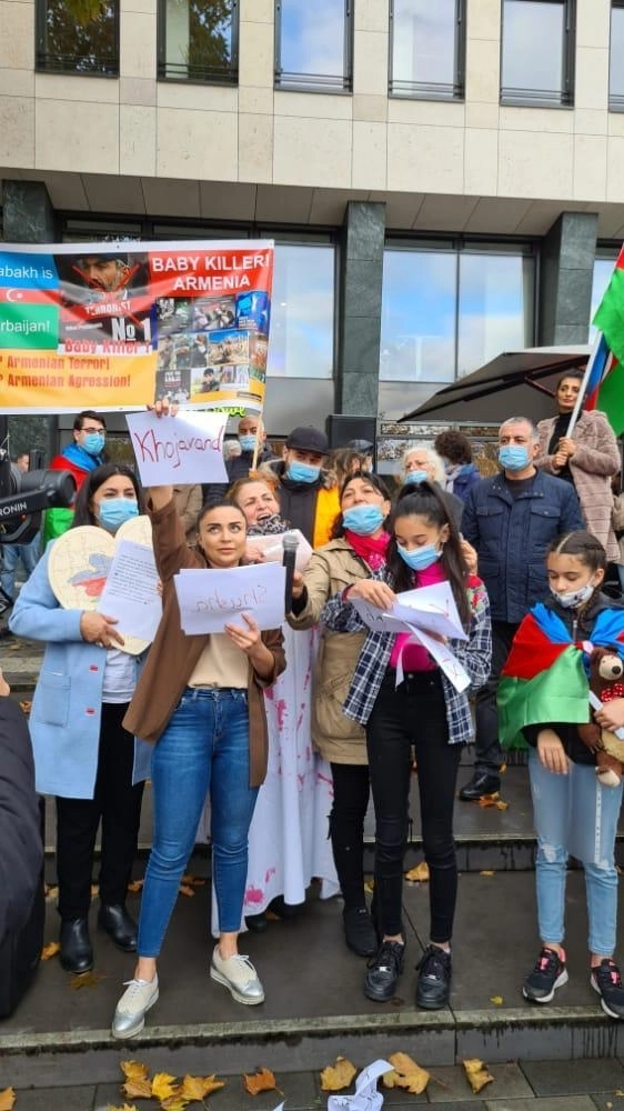 Media.az - Новости Азербайджана - В немецком городе прошла акция протеста против террора в Гяндже – ФОТО