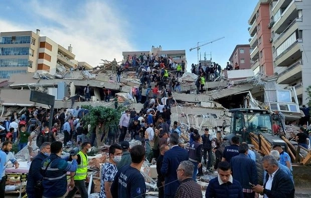 Число погибших в результате землетрясения в Измире достигло 42 - ОБНОВЛЕНО