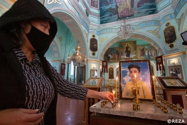 Всемирный известный фотограф запечатлел церемонию памяти 13-летней жертвы армянского террора - ФОТО