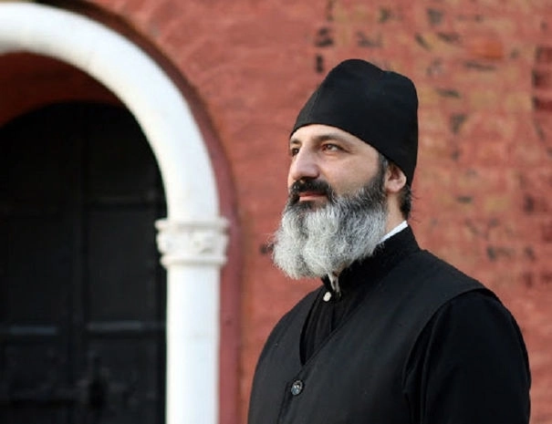 Армянский священник: Пашинян - душевнобольной, ходячая катастрофа