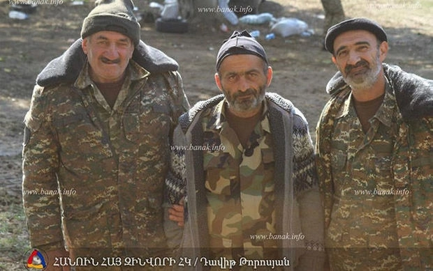 Старики - последняя надежда армянской армии - ФОТО
