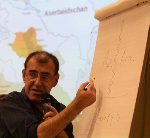 Армянский активист призвал Пашиняна признать в лице Азербайджана единственного союзника