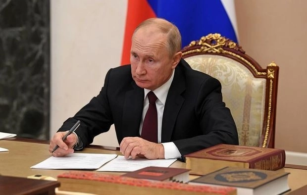 Путин поручил МИД России информировать ООН, ОБСЕ и ЮНЕСКО о ситуации в Карабахе