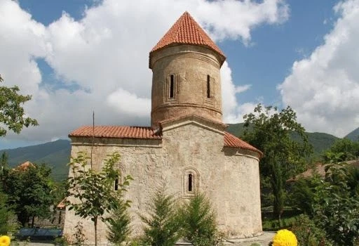 Институт истории о притязаниях армян на албанские храмы