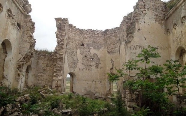 Церковь РПЦ на территории Карабаха стала жертвой армянского вандализма - ФОТО
