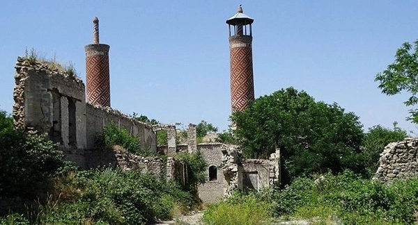 Руководители религиозных конфессий приняли совместное заявление в связи с разрушенными в Карабахе памятниками