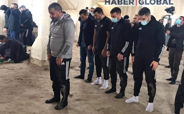 Футболисты «Карабаха» совершили намаз в мечети Агдама