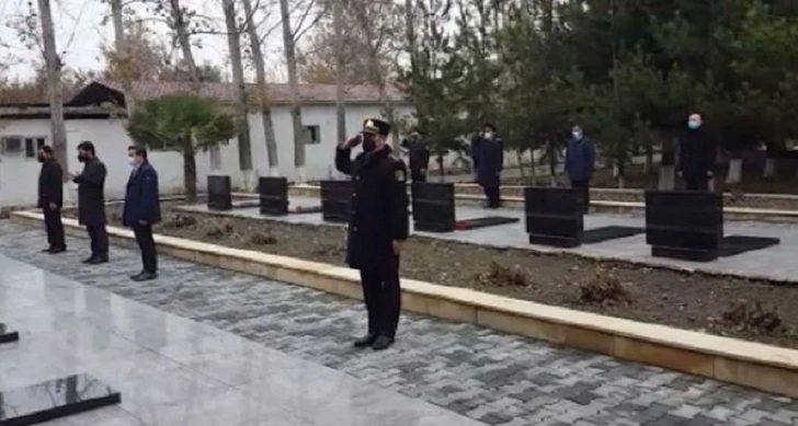 Они сражались за Родину: в Азербайджане минутой молчания почтили память шехидов Отечественной войны - ВИДЕО