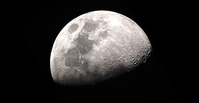 Ученые выдвинули неожиданную теорию происхождения Луны