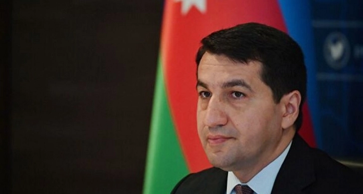 Помощник президента Азербайджана показал Баку перед парадом Победы - ВИДЕО