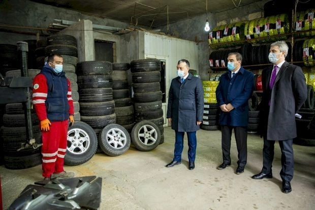 Сахиль Бабаев осмотрел хозяйства, созданные в Гяндже в рамках программы самозанятости