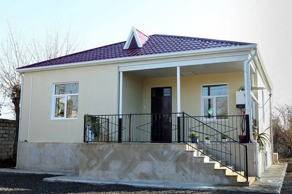 Группа семей шехидов и инвалидов Карабахской войны обеспечена новыми домами - ФОТО