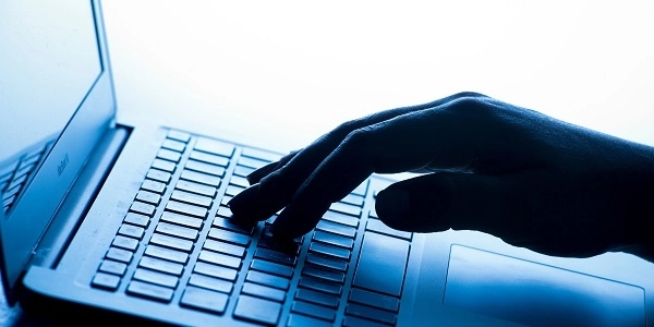 Население предупредили в связи с онлайн-мошенничеством - ФОТО