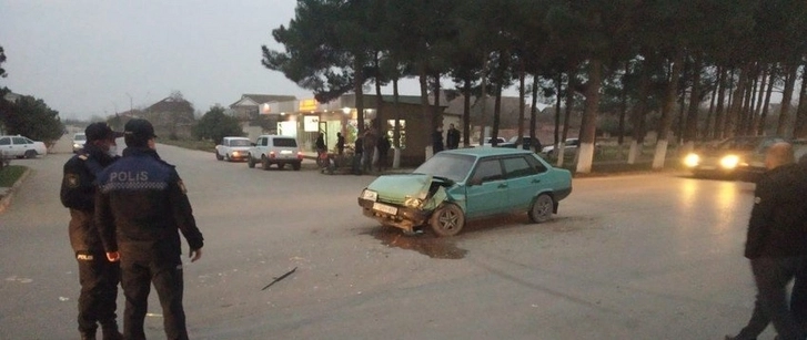 В Нефтчале столкнулись два автомобиля - ФОТО