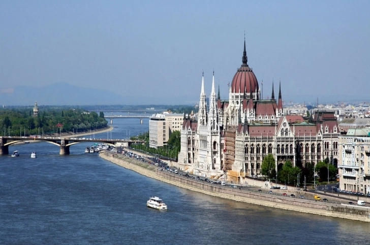 Минобразования обратилось к желающим учиться в Венгрии