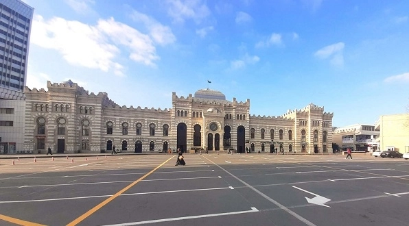 В центре Баку создана новая платная парковка - ФОТО