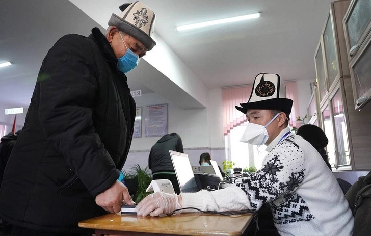 В Кыргызстане прошли выборы президента и референдум по вопросу формы правления
