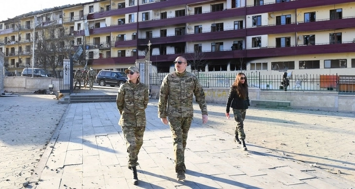 Ильхам Алиев и Мехрибан Алиева совершили поездку в Шушу - ФОТО/ВИДЕО/ОБНОВЛЕНО