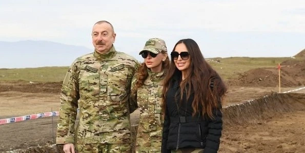 Ильхам Алиев и Мехрибан Алиева на освобожденных от оккупации территориях Азербайджана - ВИДЕО