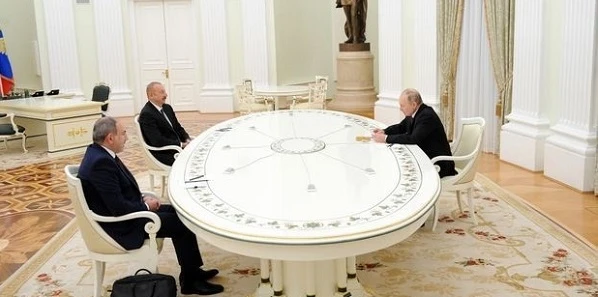 Закулисные моменты московской встречи лидеров Азербайджана, России и Армении - ВИДЕО