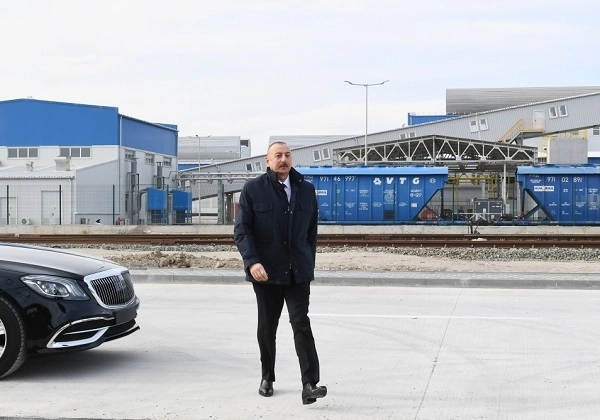 Media.az - Новости Азербайджана - Ильхам Алиев заложил фундамент двух заводов и открыл предприятие в Сумгайытском химпромпарке - ФОТО/ВИДЕО
