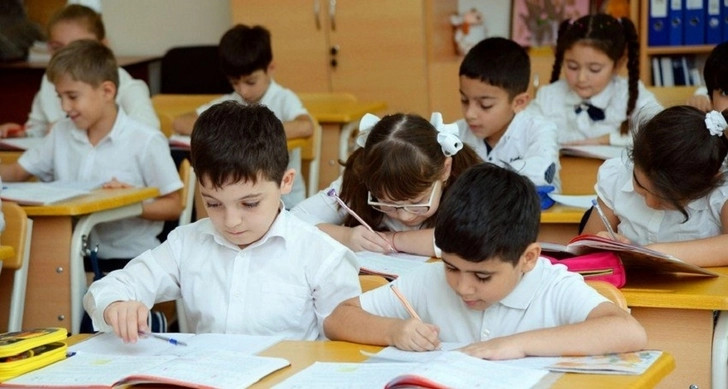 В Минобразования Азербайджана отреагировали на информацию о возобновлении занятий в школах