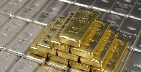 В Азербайджане вновь дешевеет золото