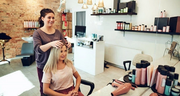 В Азербайджане торговые объекты, парикмахерские и салоны красоты возобновляют работу в субботу и воскресенье