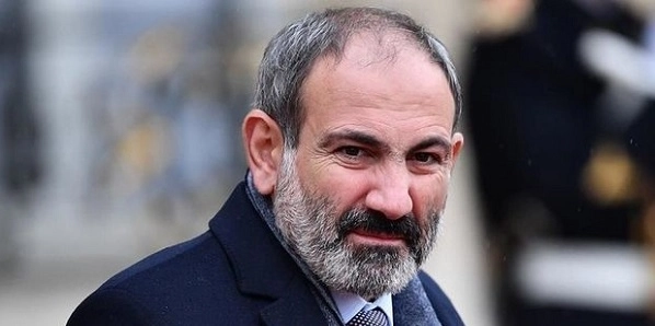 Пашинян подвергся нападкам армянских журналистов - ВИДЕО