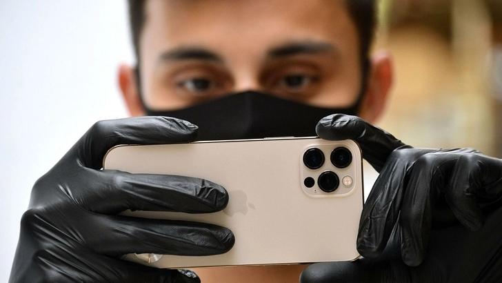 Apple научил iPhone распознавать лицо в маске