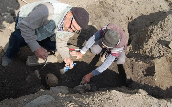 В Хыналыге обнаружены редкие и древние образцы материальной культуры