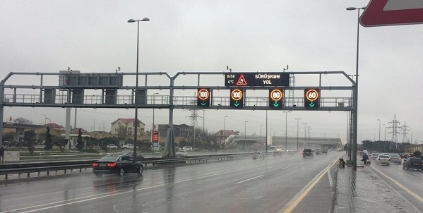 На автомагистралях Баку снижена скорость движения