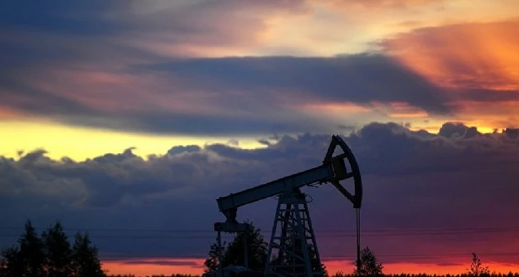 Нефть дорожает в ожидании результатов снижения еe добычи