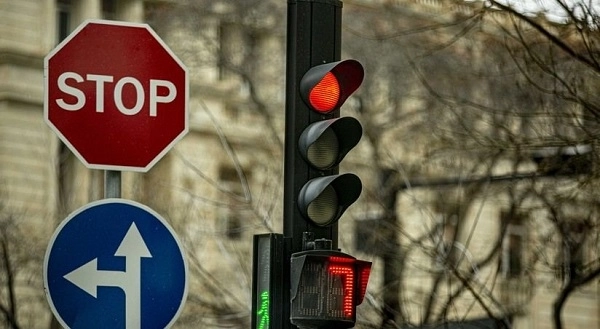 Со светофоров на некоторых улицах Баку будут убраны цифровые таймеры