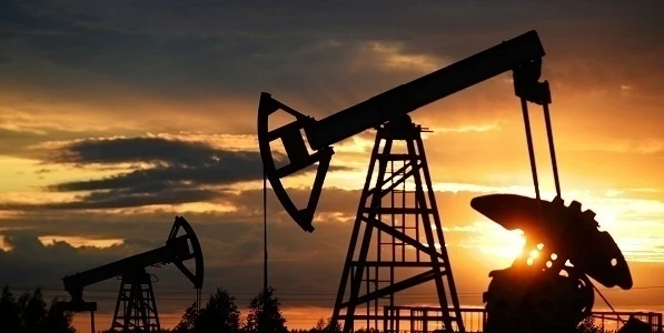 Нефть дорожает и может завершить неделю ростом на 8%