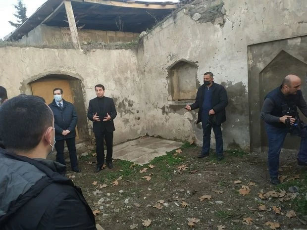 Хикмет Гаджиев выступил в разрушенной армянами мечети