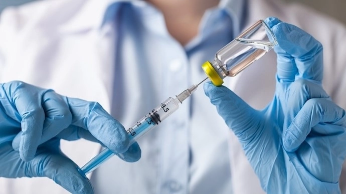 Минздрав Азербайджана сообщил о проведении первого в мире исследования комбинации вакцин от COVID-19