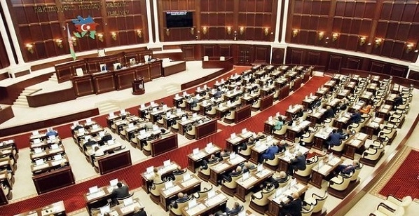 В Трудовой кодекс Азербайджана будут внесены поправки - ФОТО